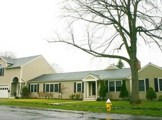 15 Taylor St, Needham, MA 02494