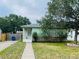 912 E Fulton St, Sinton, TX 78387