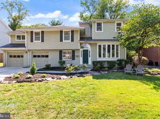 7702 Leesburg Dr, Bethesda, MD 20817