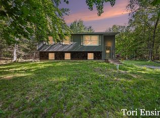 10688 Velma Dr, Greenville, MI 48838