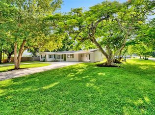 4106 W Riverside Dr, Fort Myers, FL 33901