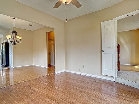 4th image of 720 Ashford Dr