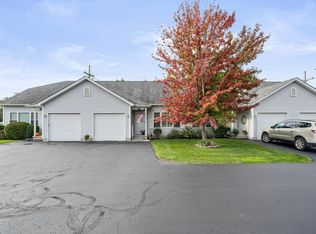 2055 Pauls Ct, Marysville, MI 48040