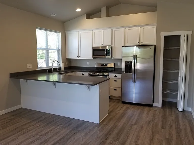 2510 Kulshan St — Photo 2