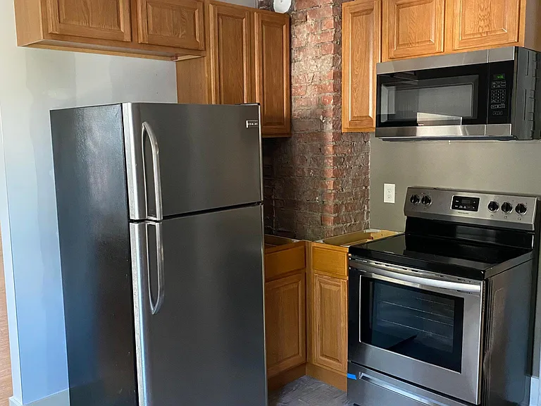 52-54 Luzerne St #UPPER — Photo 6