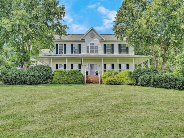 210 Daytona Dr, Hardy, VA 24101