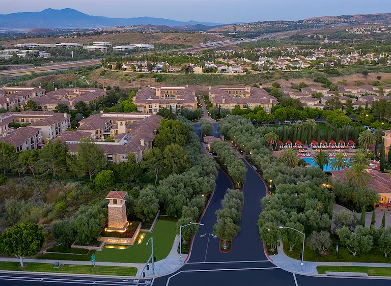 Newport Bluffs Apartment Village — Photo 9