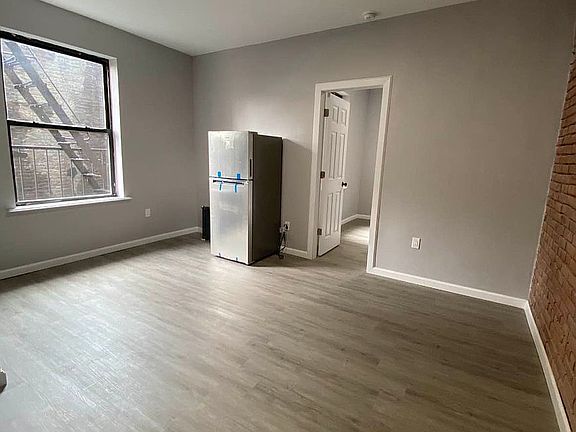 4th image of 545 W 125th St APT 37