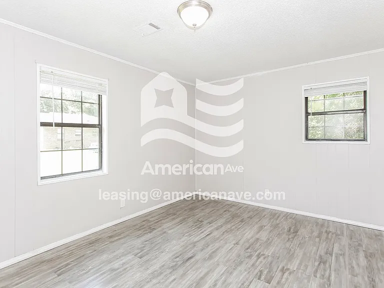 419097_010_main_bedroom_10.jpg