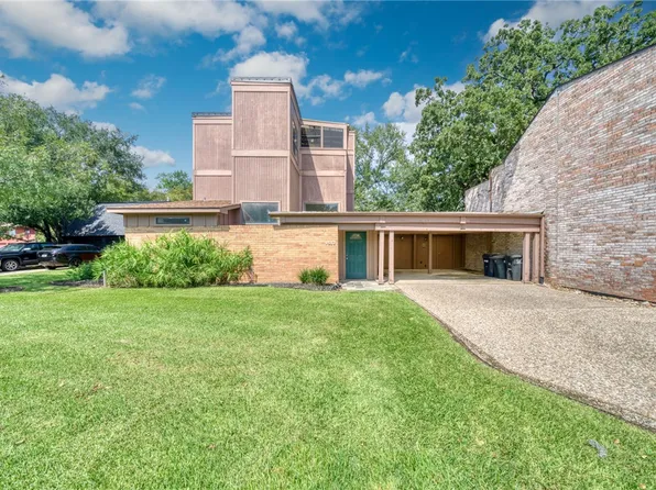 1513 Wolf Run, College Station, TX 77840