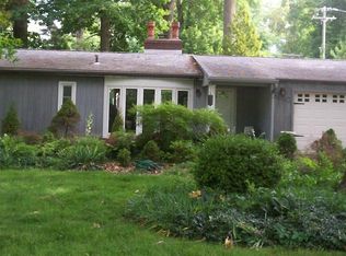 9020 Bellevue Rd, Grosse Ile, MI 48138