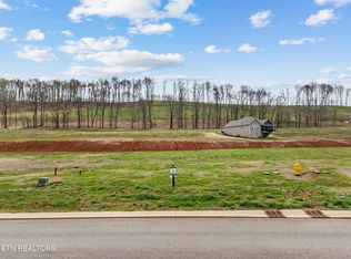 674 Black Bear Cir, Loudon, TN 37774