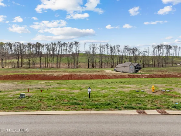 674 Black Bear Cir, Loudon, TN 37774