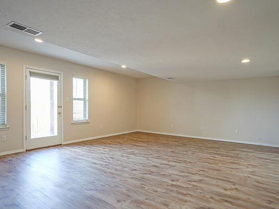 3rd image of 5016 Canoncito Pl NW