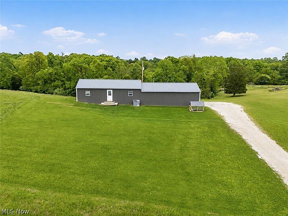 3rd image of 279 Perkins Ln