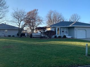 210 N Adams St #B-1, El Paso, IL