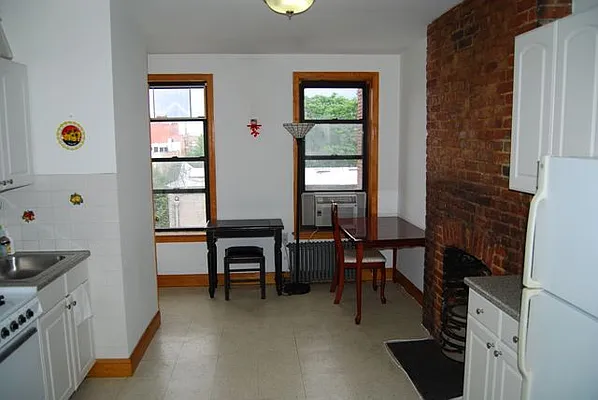 Rented by City Barn Realty Inc | media 3