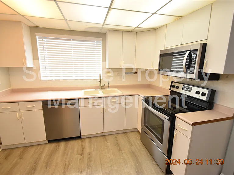 2926 51st St S #1 — Photo 22