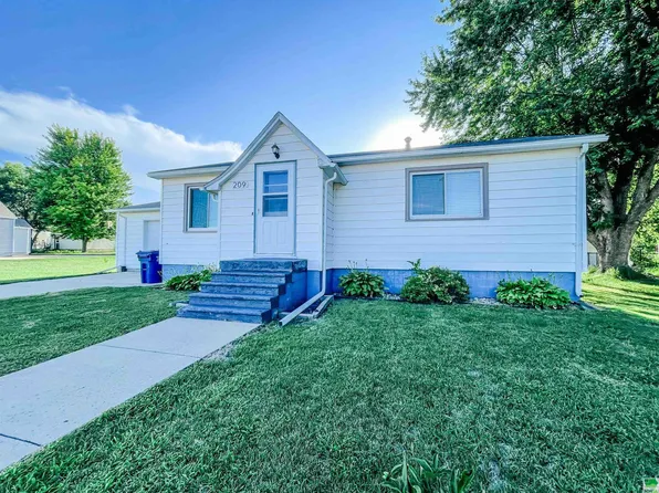 209 N Maple St, Paullina, IA 51046