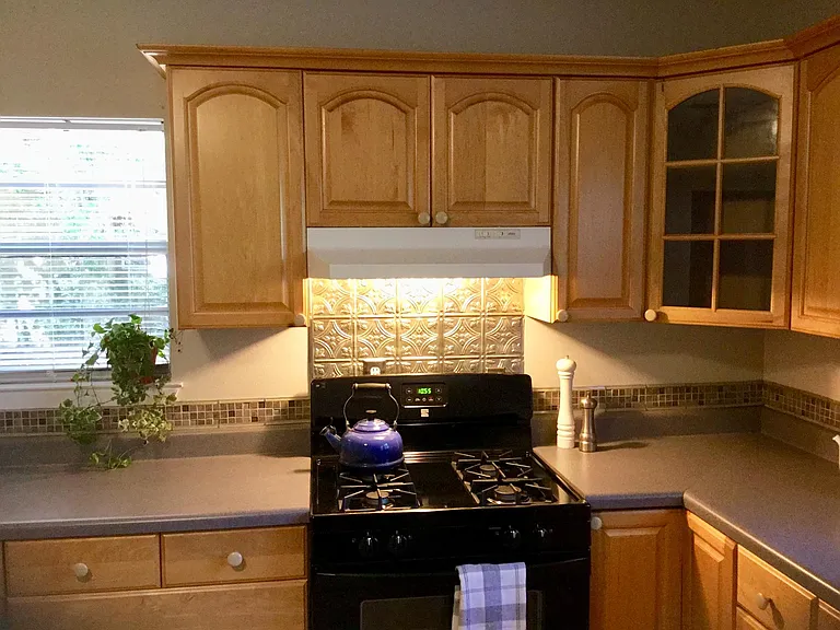 430 Kathleen Dr — Photo 3