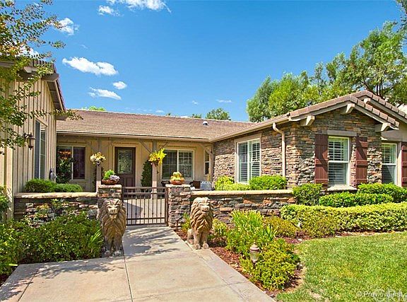 5th image of 43033 Calle Ventura