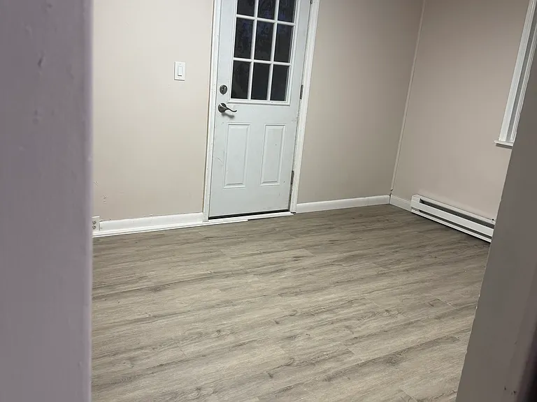 330 E Main St — Photo 6