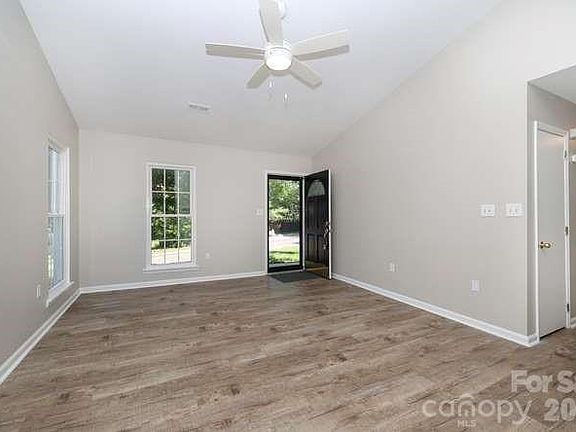 5th image of 14011 Eden Ct