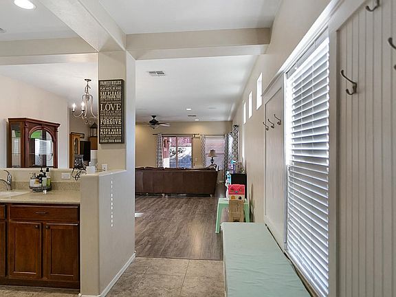 4th image of 825 W Calle Valenciana