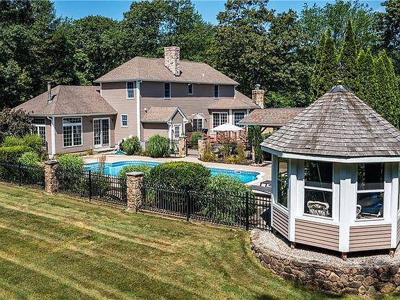 4th image of 41 Edies Ln