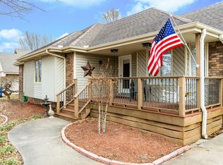 712 N Delaware St, Nixa, MO 65714