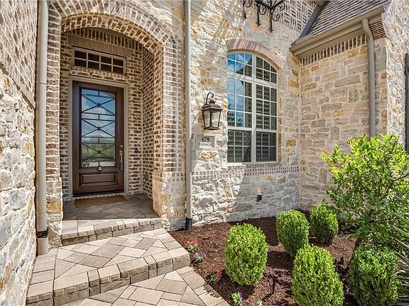 2nd image of 679 Creekway Dr