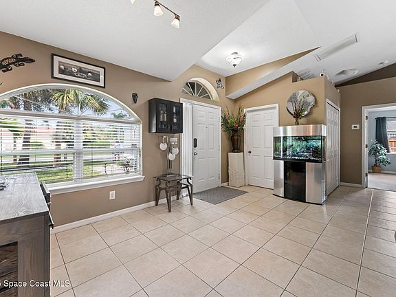 5th image of 1061 Egret Lake Way