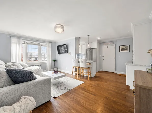 33 Lennon Ct APT 31, South Boston, MA 02127