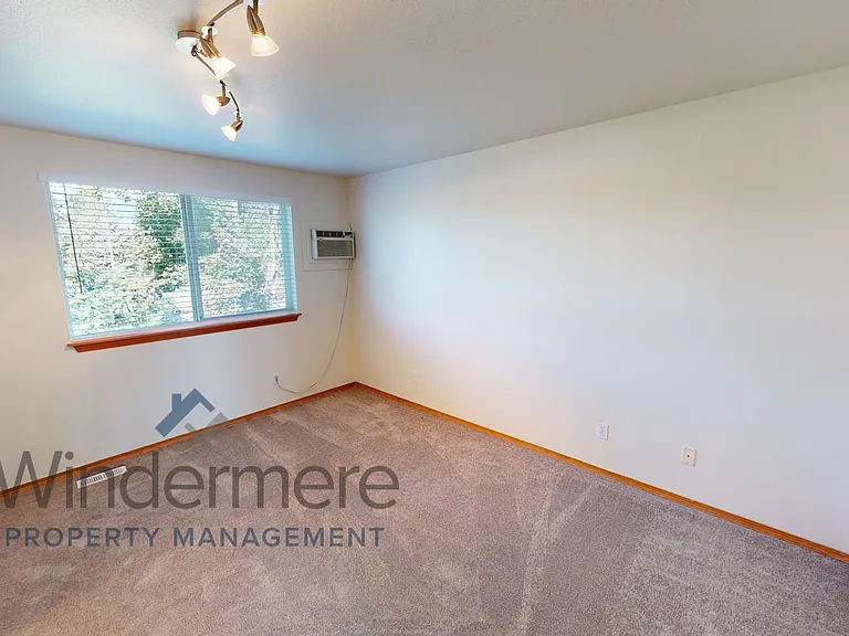 743 N Roosevelt St — Photo 6
