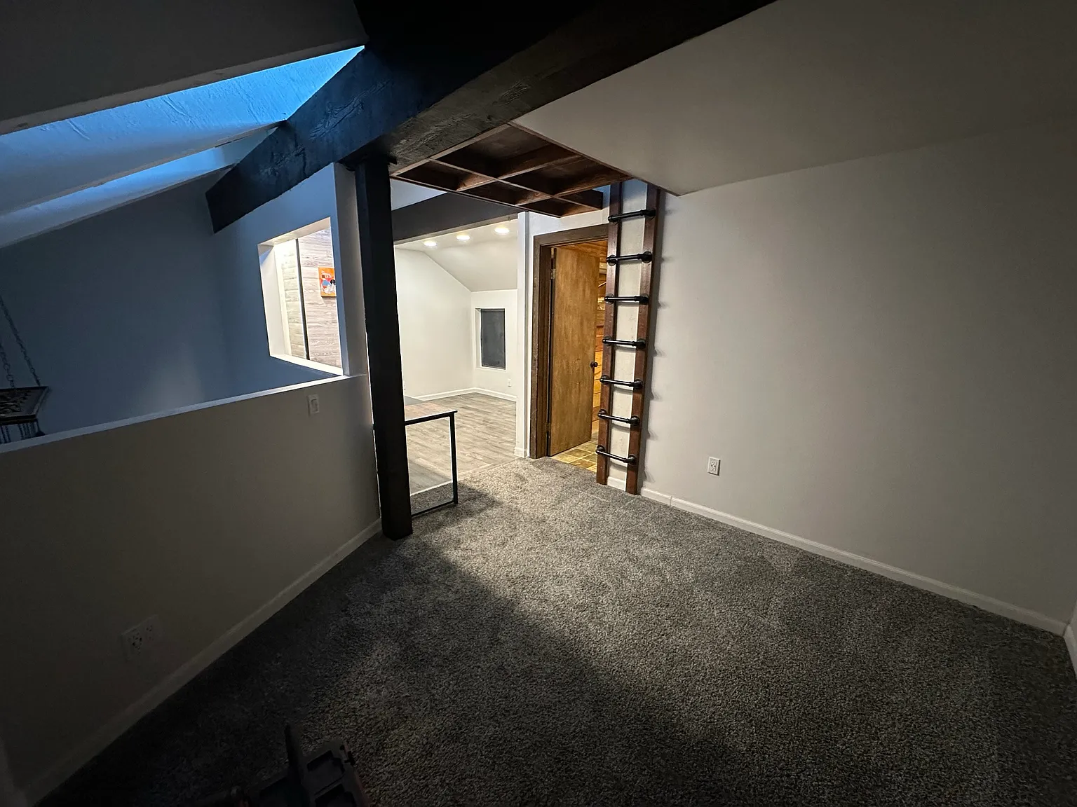 2 bed, 1100 sqft, $5,000 — Photo 3