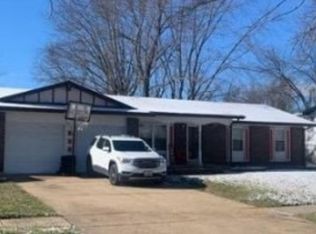 6278 Lake Paddock Dr, Florissant, MO 63033