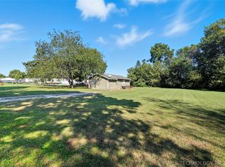 63176 E 282nd Rd, Grove, OK 74344