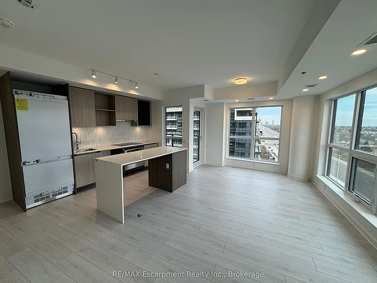 405 Dundas St W #721 — Photo 7