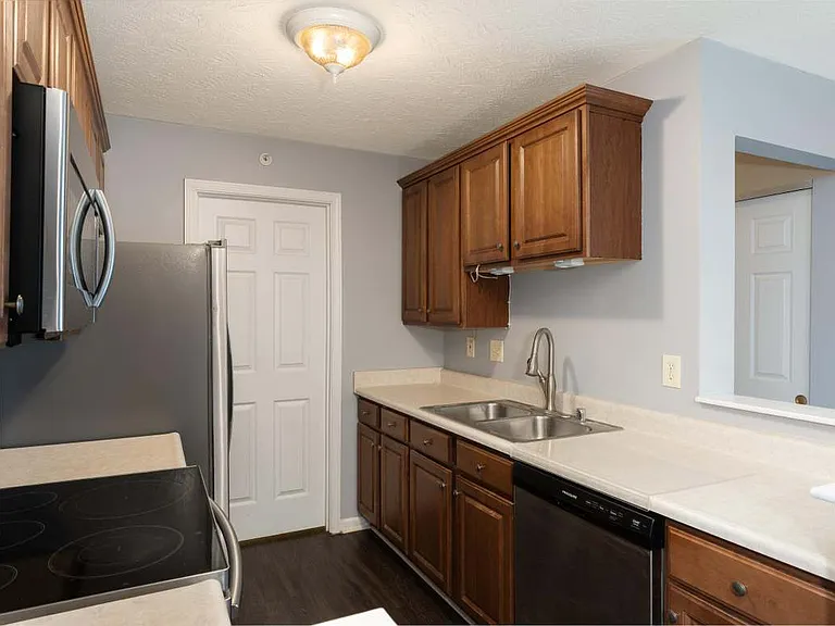 10260 Crossbow Ct #4 — Photo 7