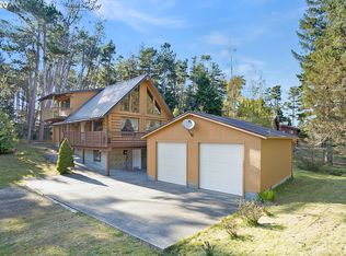 33153 Oregon Ln, Warrenton, OR 97146