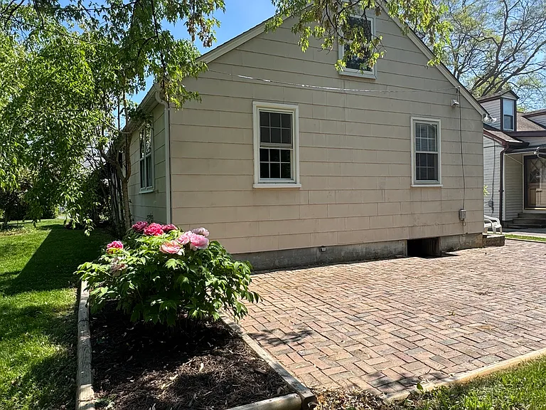533 Morris Ave — Photo 26