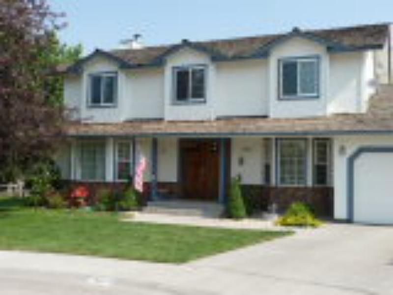 2nd image of 890 Sage Cir