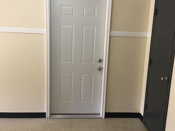3rd image of 3606 N Illinois St