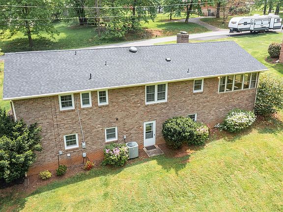 2nd image of 508 Jefferson Dr