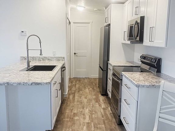 4th image of 595 Sioux Trl