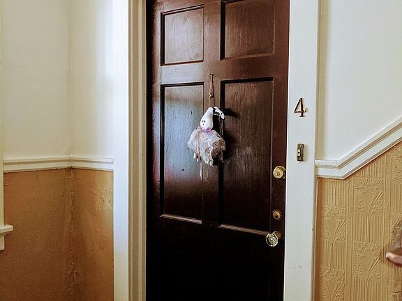 4th image of 106 N Dooley Ave APT 4