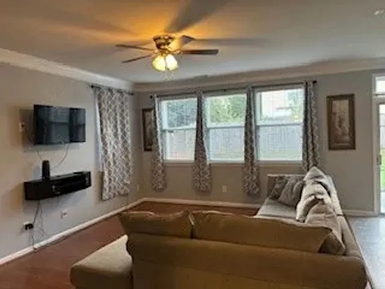 120 Milpass Dr — Photo 14
