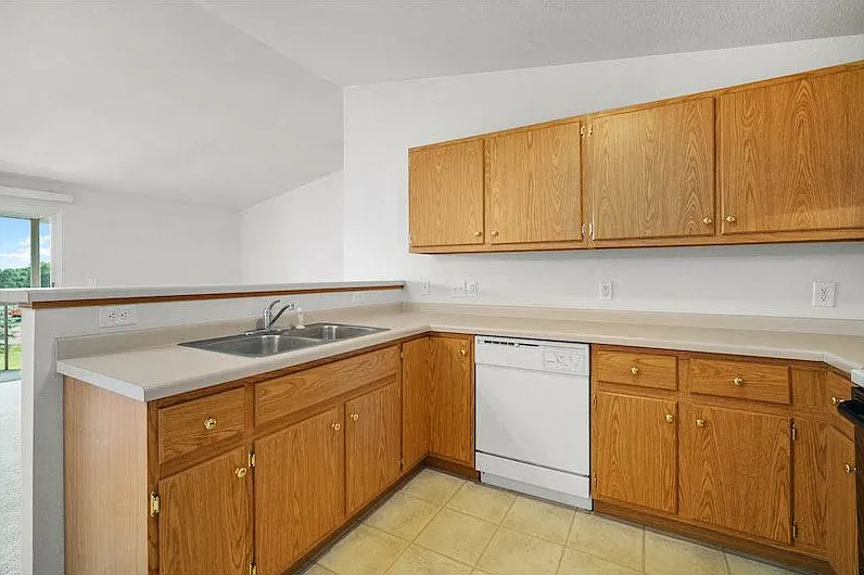 HILLTOP PARK APARTMENTS