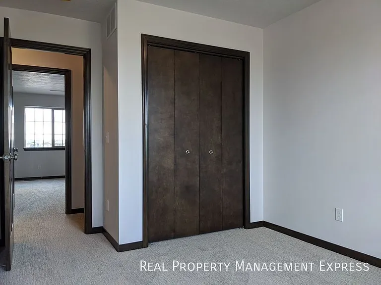 2232 S Ronsiek Ave — Photo 9