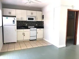 1 bed, 1.0 bath, 433 sqft, $1,750 — Photo 2